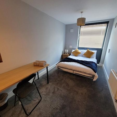 Lesley Court- A Lovely Spacious 2 Bedroom Apartment By Catchpole Stays Τσέλμσφορντ Εξωτερικό φωτογραφία
