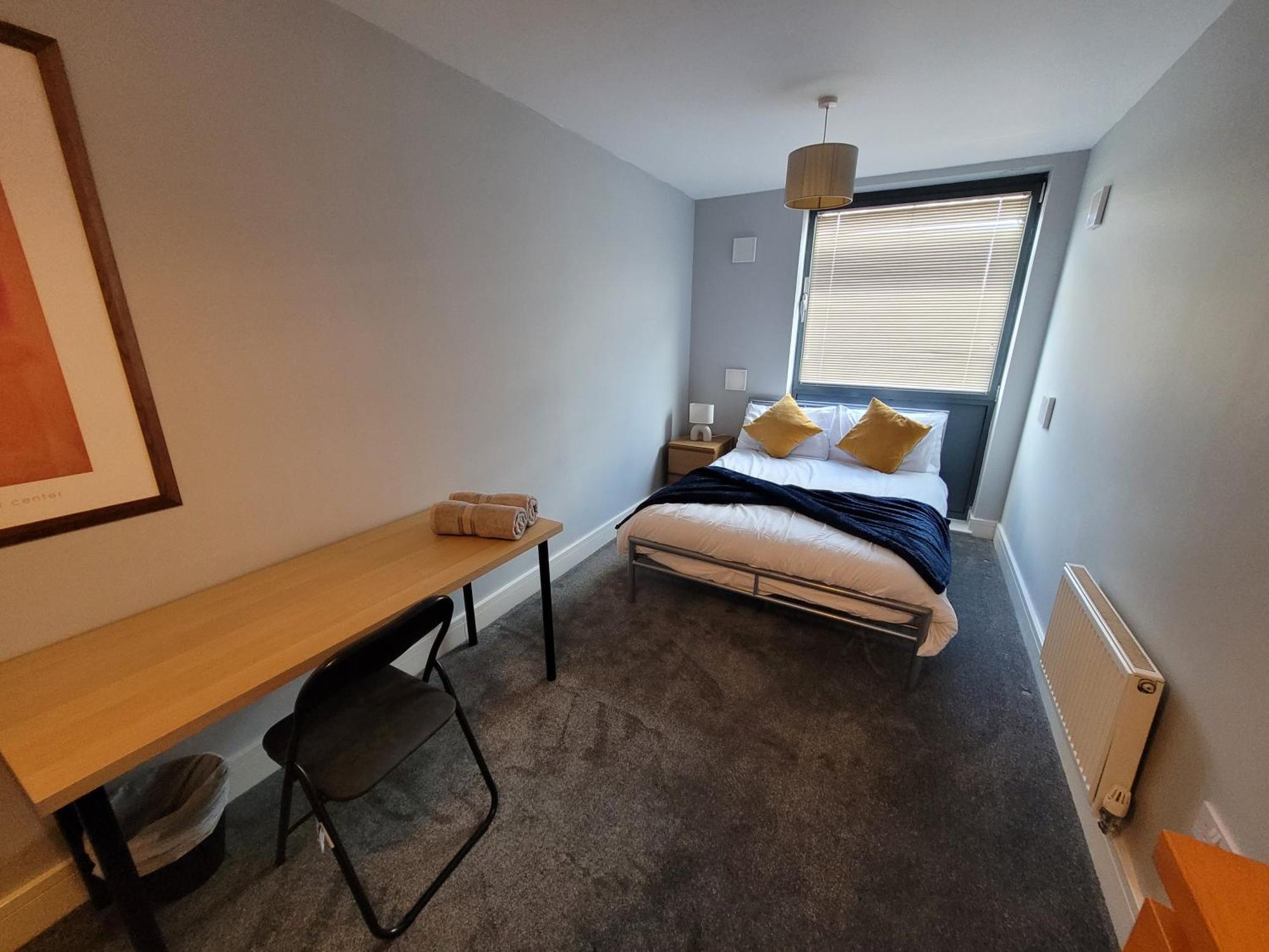 Lesley Court- A Lovely Spacious 2 Bedroom Apartment By Catchpole Stays Τσέλμσφορντ Εξωτερικό φωτογραφία