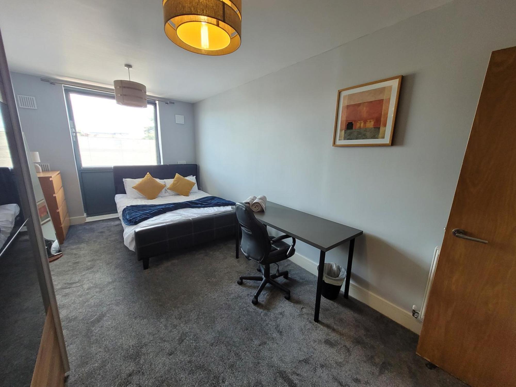 Lesley Court- A Lovely Spacious 2 Bedroom Apartment By Catchpole Stays Τσέλμσφορντ Εξωτερικό φωτογραφία